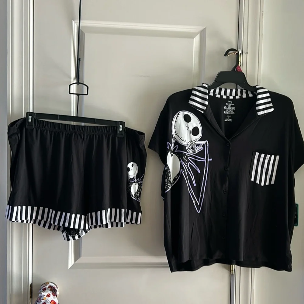 Disney Nightmare Before Christmas Women's Top and Shorts Pajama Set 2-Piece XS - Picture 4 of 10